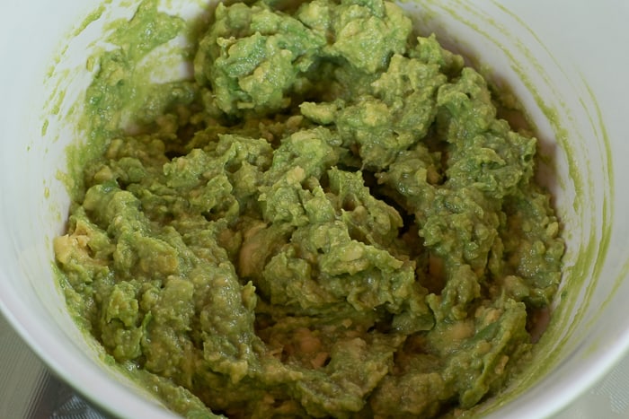 picture of mashed avocado in a bowl