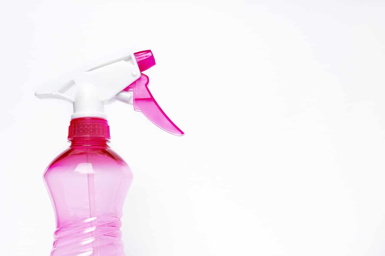 pink spray bottle for homemade cleaner to clean the bathroom