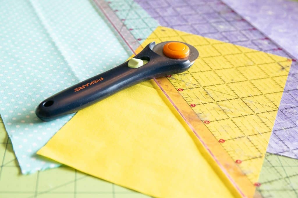 measure and cut fabric